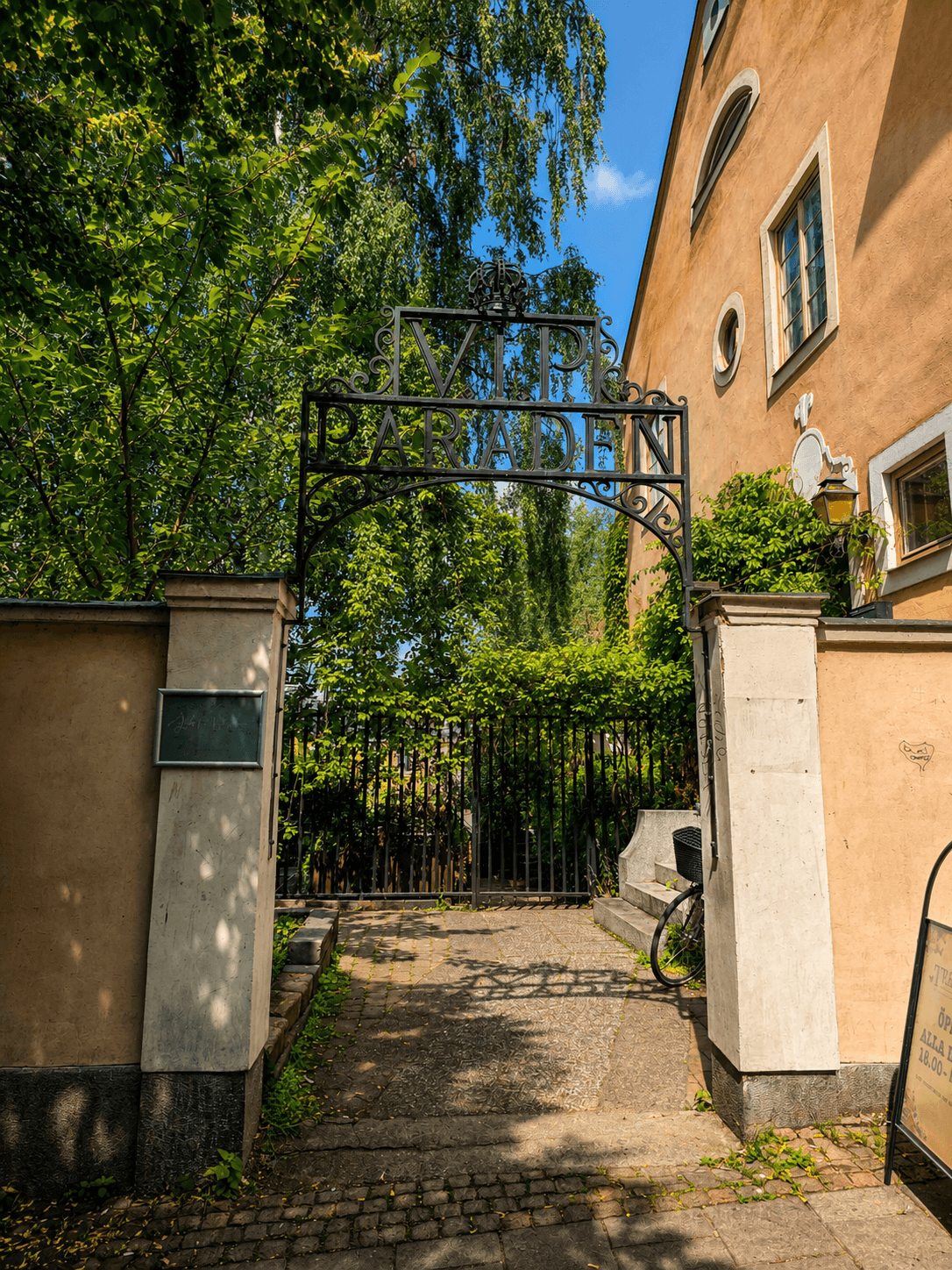 Entréporten till kvarteret Paraden i Norrköping