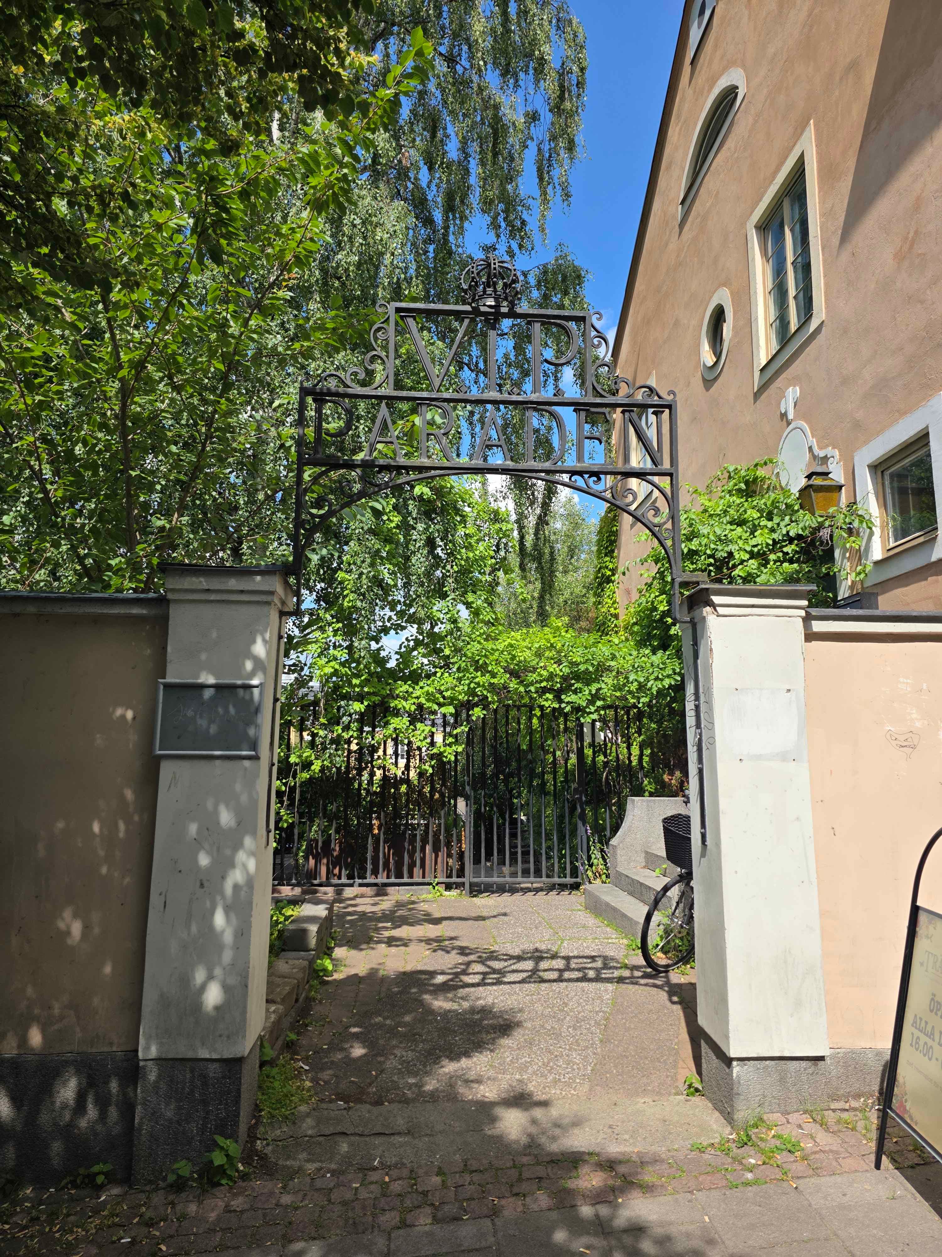 Entrén VIP Paraden mot Prästgatan